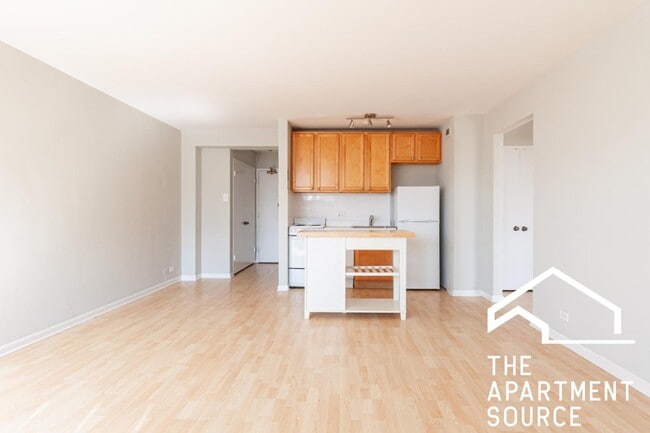 Photo - 445 West Wellington Avenue #12B Apartment