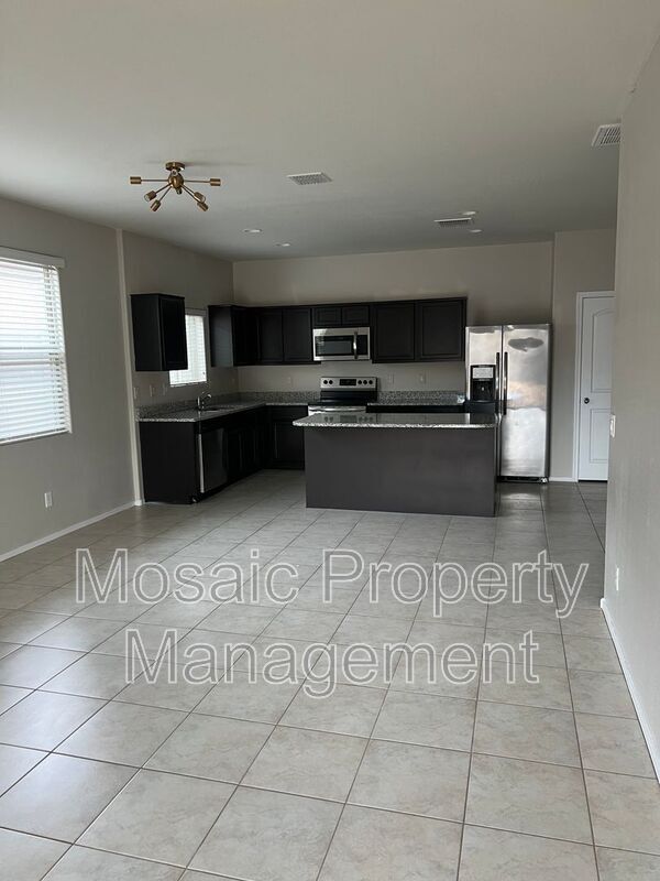 Foto del edificio - 42128 W Lunar St