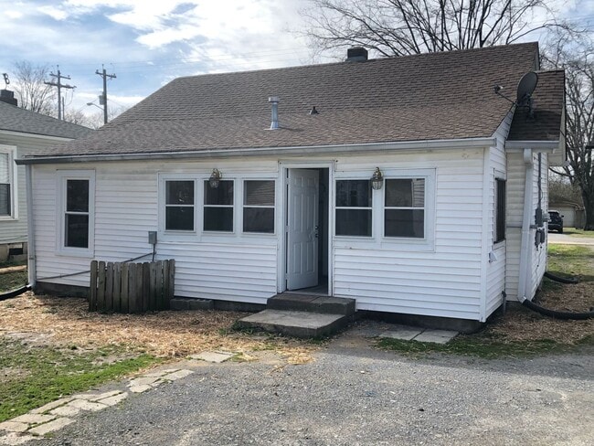 Building Photo - 507 Fairview Ave
