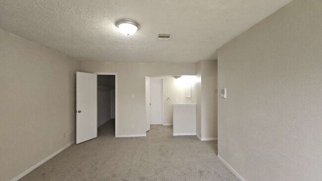 Building Photo - 7222 Northleaf Dr