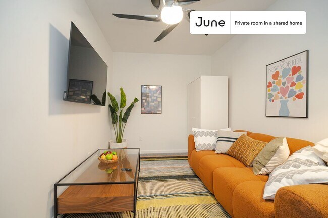 Building Photo - Room in Shared 3 bed/1 bath home in Chinatown