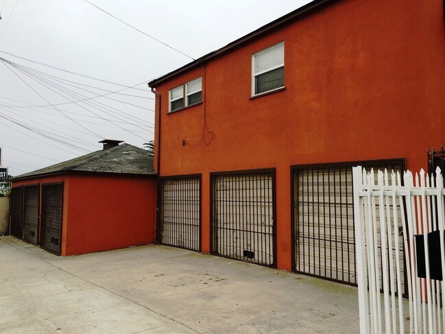 Building Photo - 1301 W 101st St