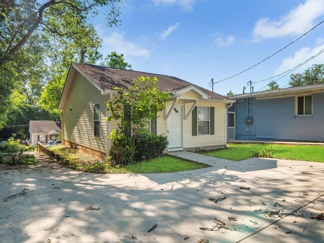 Foto del edificio - 2222 St Marks St