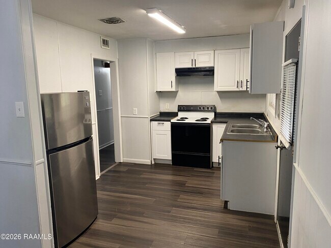 Foto del edificio - 719 Bluebell St