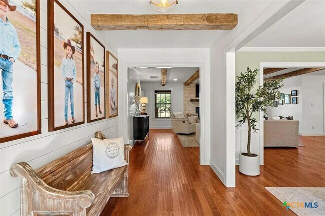 Foto del edificio - 301 Medlin Creek Loop