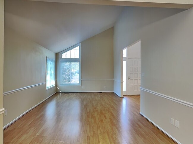 Building Photo - Apply Today!
