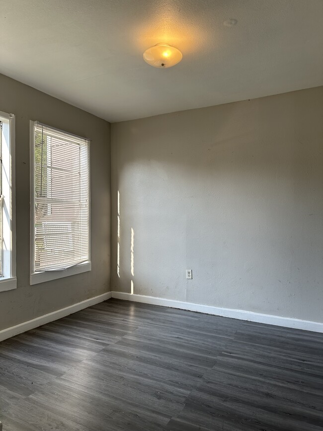 Building Photo - 3001 E Rio Grande St