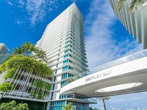 Building Photo - 540 West Dr