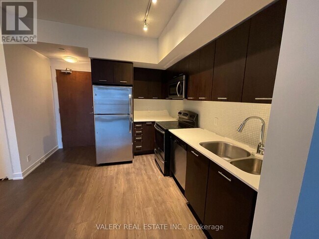 Building Photo - 2200 Lake Shore Blvd W