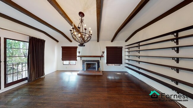 Foto del edificio - 4 + 3 Timeless Spanish Gem in Los Feliz wi...