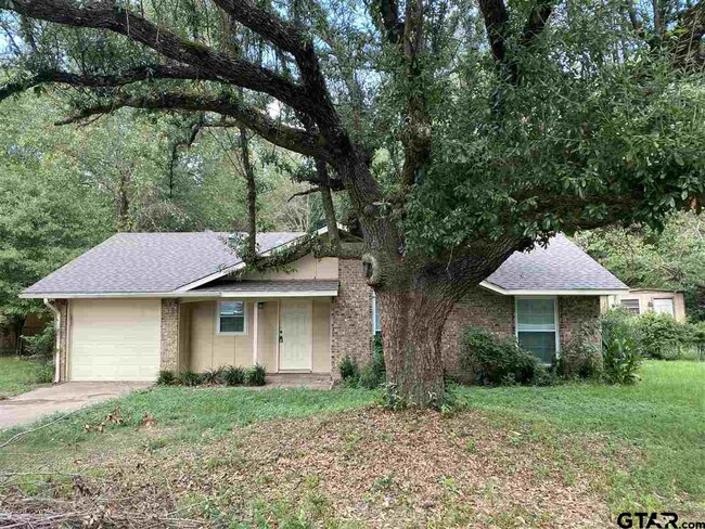 Building Photo - 804 Pinkerton-