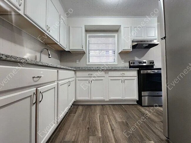 Building Photo - 9121 Morris Dr SW