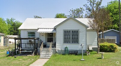 Building Photo - 2808 Mitchell Ave