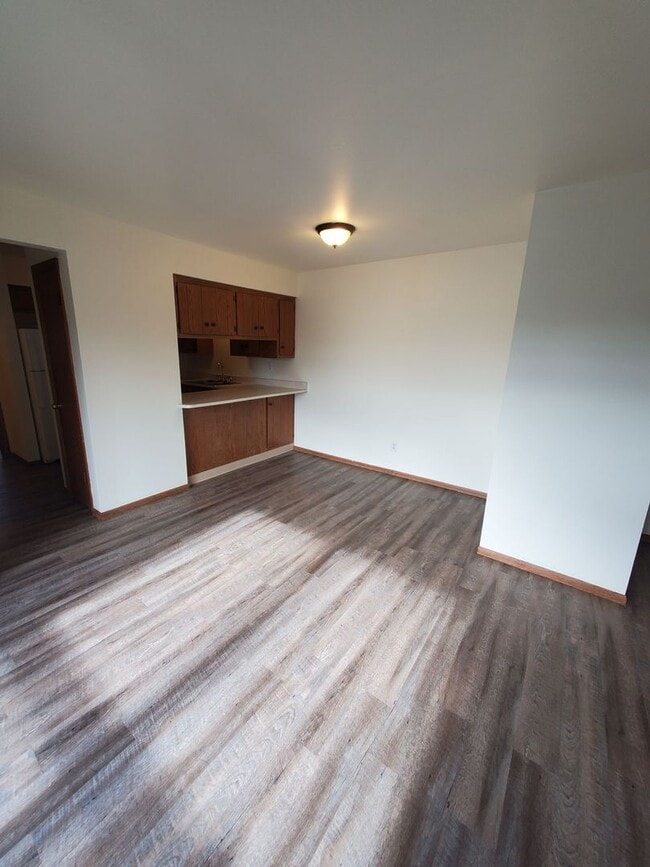 Building Photo - 449 Dunbar Ave