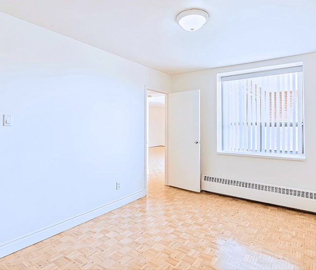 Building Photo - Ridgeway and Somerset