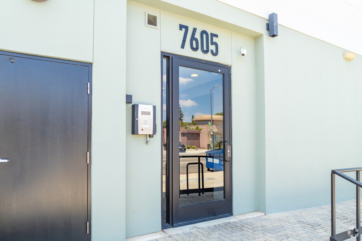 Entrada - Louise Villas at Northridge