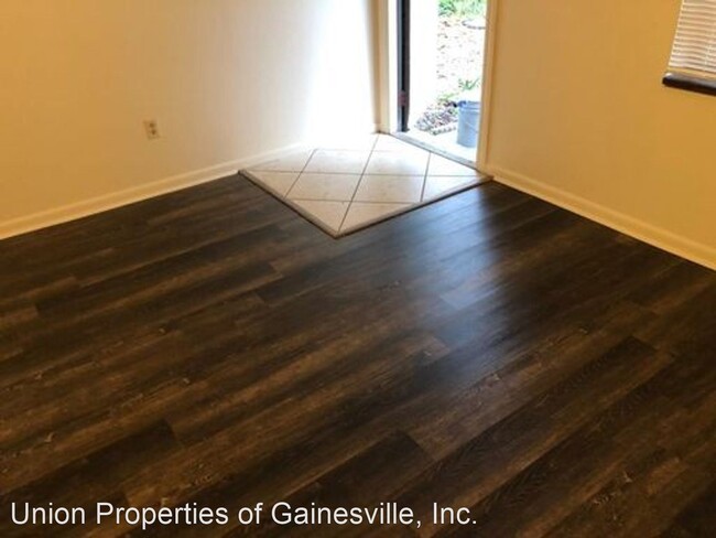 Building Photo - 1 br, 1 bath Apartment - 4524 NW 23rd Avenue