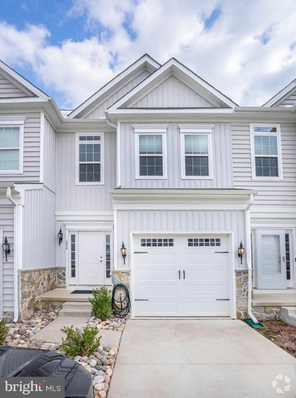 Building Photo - 226 Mingo Way
