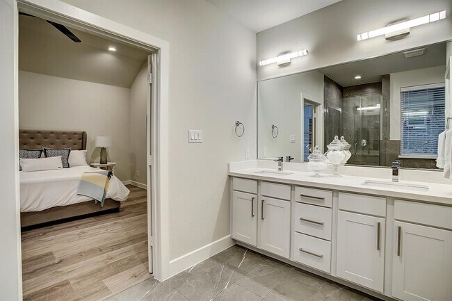Foto del edificio - 6303 Paddington St