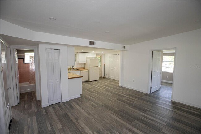 Building Photo - 177 Marillo Ln