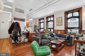 Building Photo - 35 S 13th St