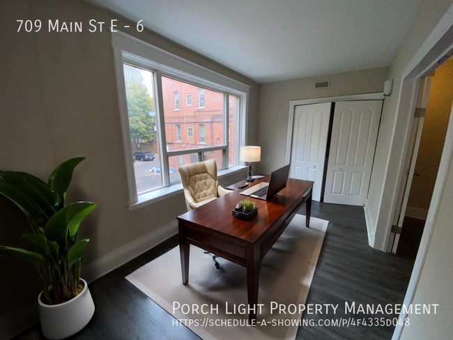 Building Photo - 2 Bed + Den in spacious unit. Excellent tr...