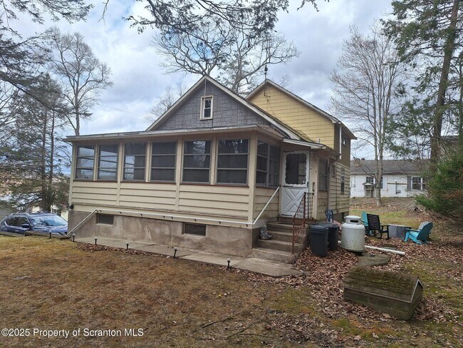 Building Photo - 114 Hillbilly Village