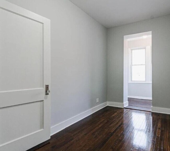 Foto del edificio - 3 bedroom in Chicago IL 60618