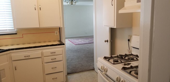 Building Photo - Upper level apartment in Downtown Vallejo