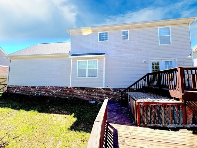 Building Photo - Beautiful 3-BR Colonial with Huge Bonus Room in Summerhaven!