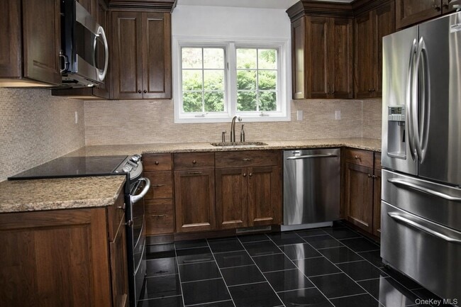 Building Photo - 42 Clarewood Dr