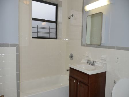 Foto principal - 164 Stuyvesant Ave
