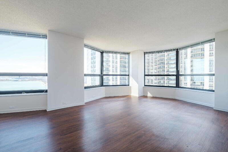 Foto principal - 163 N Harbor Dr