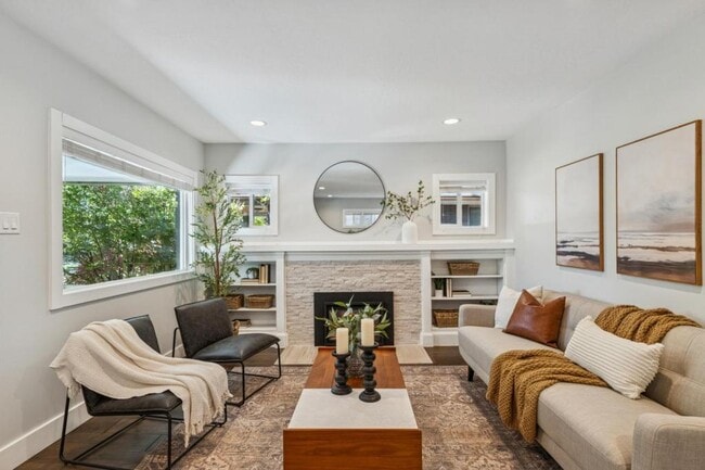 Foto del edificio - 1041 Yale Ave S