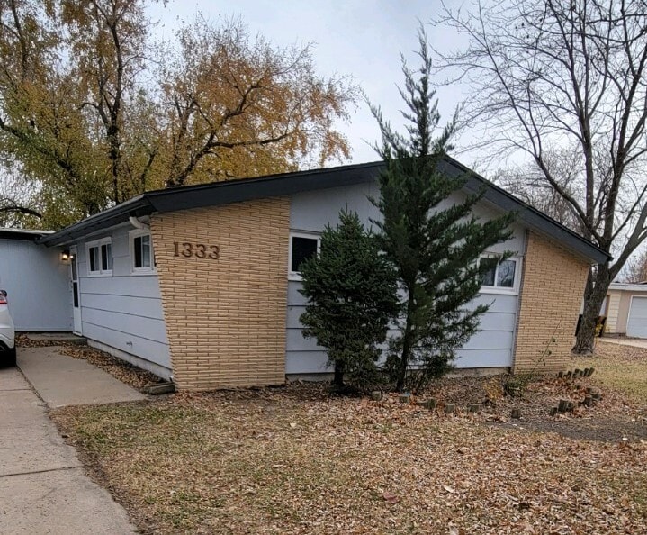 1333 Crescent Dr, Salina, KS 67401 Townhome Rentals in Salina KS