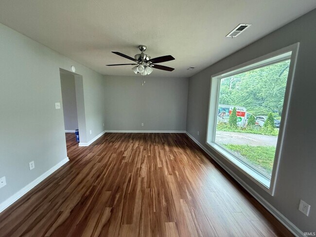 Foto del edificio - 1014 N Orris Dr