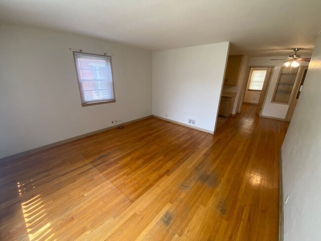 Building Photo - 2544 J St