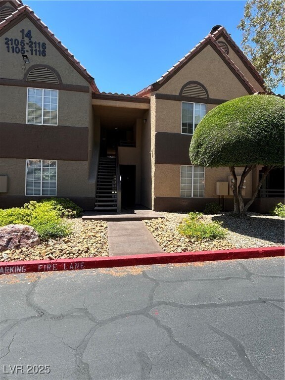 Foto del edificio - 2200 S Fort Apache Rd