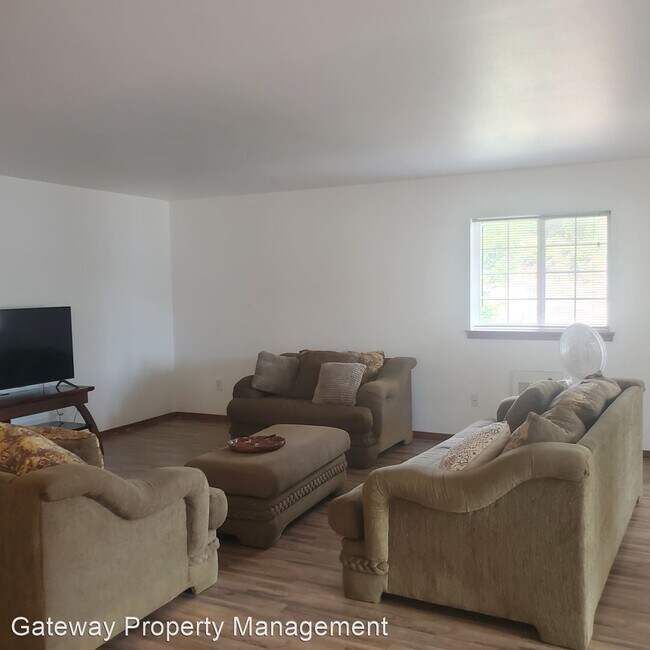 Building Photo - 2 br, 1 bath House - 5140 E Mason lake Dri...