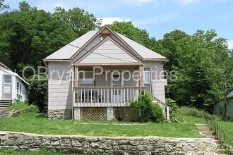 Building Photo - 1606 Stinson Ave