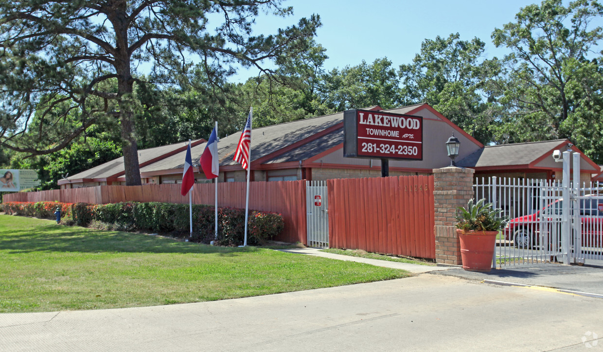 Primary Photo - Lakewood Townhomes