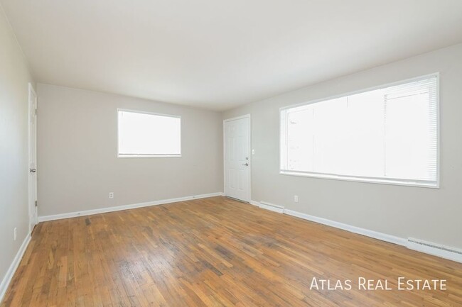 Building Photo - FREE RENT until January 1st, 2025! Newly R...