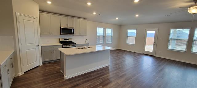 Building Photo - 2633 Oneida Ln