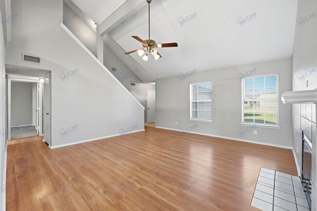 Photo - 1069 W Hills Terrace House