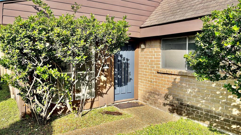 Primary Photo - 8310 Beechnut St