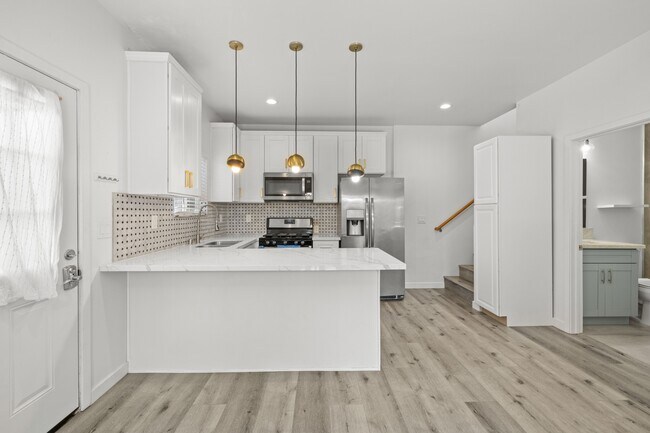 Building Photo - 6153 Mary Ln Dr