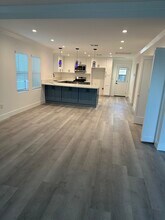 Building Photo - 500 W Buckthorn St