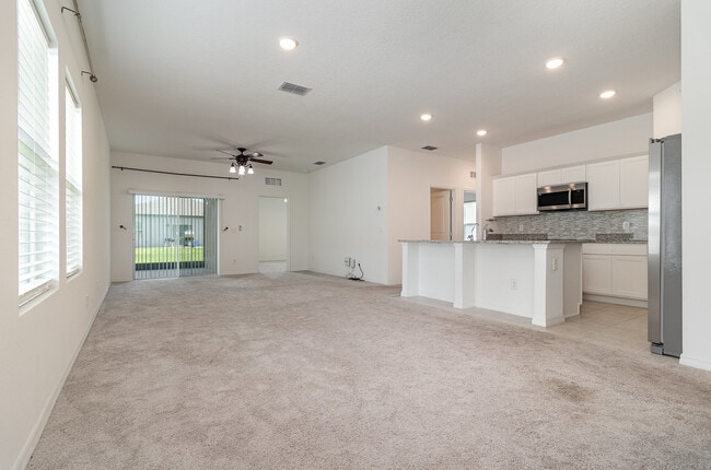 Building Photo - 5876 Bovine Dr