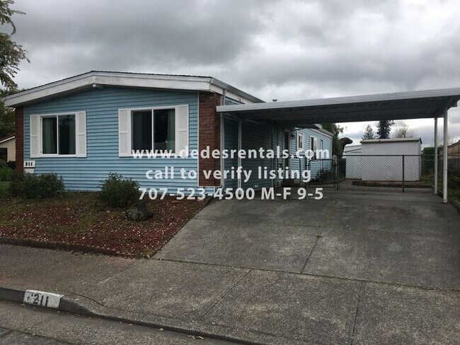 Building Photo - 211 Arboleda Dr