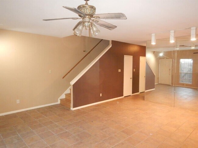 Foto del edificio - 3780 Tanglewilde St